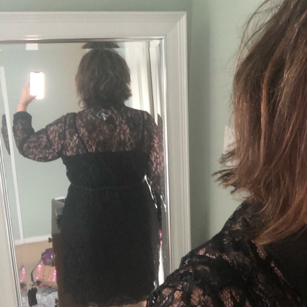 Black lace dress - Picture 2 of 5